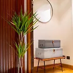 Experience Apartment *